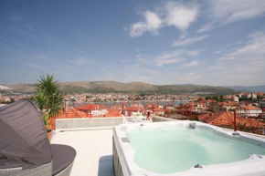  Domus Apartments  Трогир